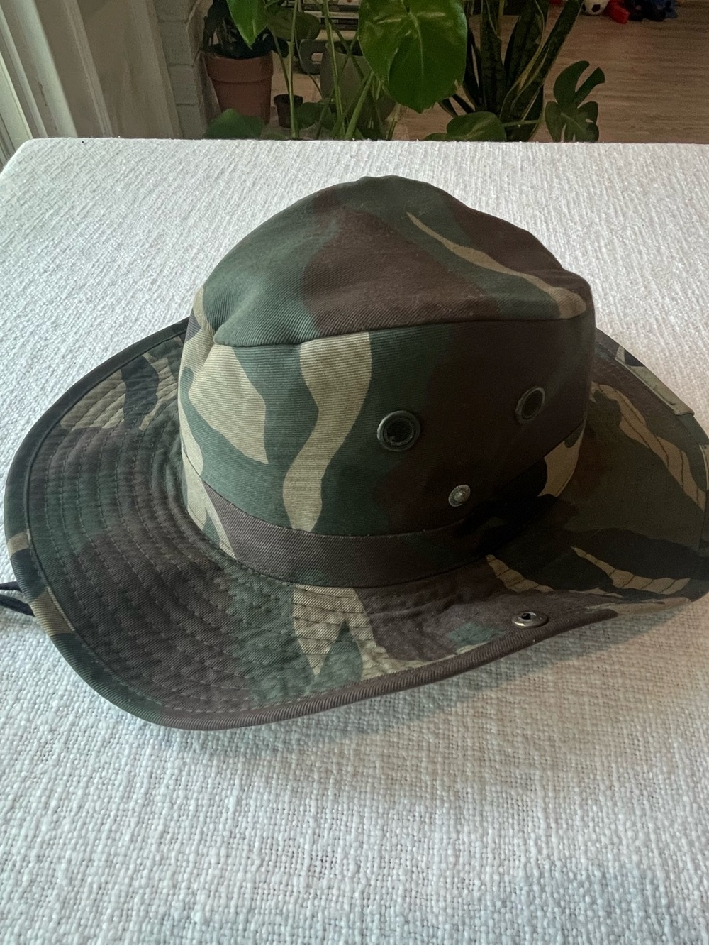 Camo Wide Brim Boonie/Bush Hat SMALL with Chin Strap Green Brown Beige cotton